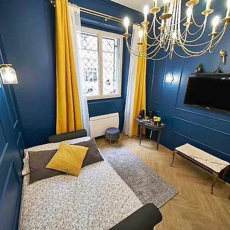 Duguesclin Baroque / De Charme Appartement *