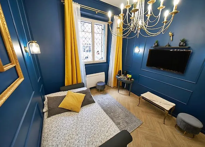 Duguesclin Baroque / De Charme Апартаменты *